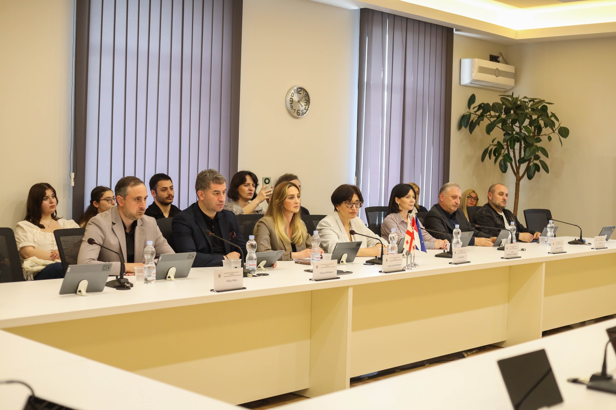 სოციალურ საკითხთა და სამანდატო, საპროცედურო საკითხთა და ეთიკის კომისიის სხდომები გაიმართა